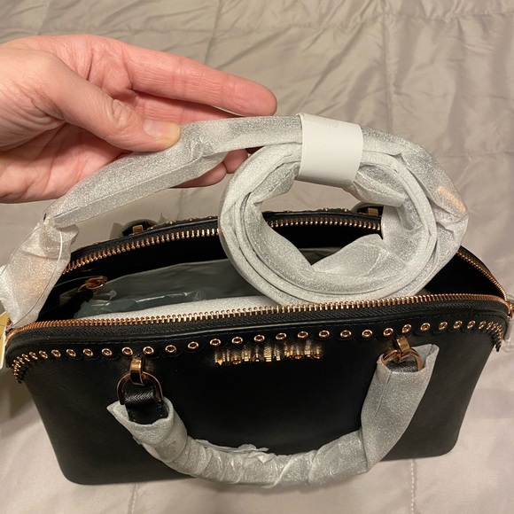 Michael Kors MK Signature Large Jet Set Shoulder Tote, Black  Michael Kors Purse